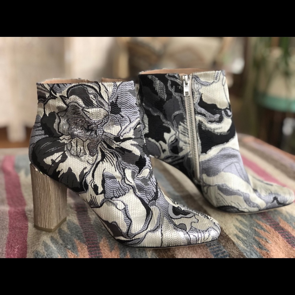 Pour La Victoire boots